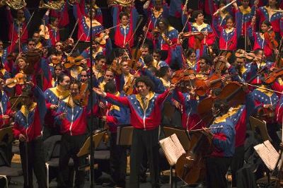El Sistema aus Venezuela © By VALE TV (CC-BY-SA-3.0) from Wikimedia Commons El Sistema aus Venezuela